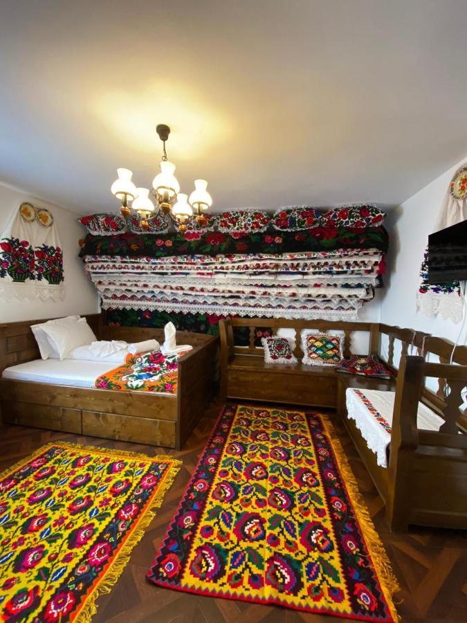 Hotel Conacul Lupilor Satu Sugatag Zewnętrze zdjęcie